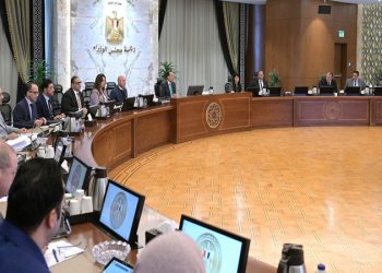 رئيس الوزراء يترأس اجتماع اللجنة العليا لتسيير برنامج التنمية المحلية لمحافظات صعيد مصر