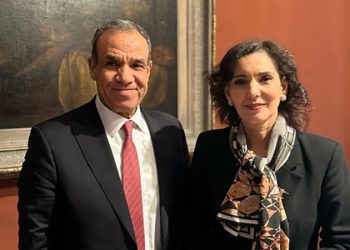 وزير الخارجية والهجرة يلتقى مع المفوضة الأوروبية لإدارة الأزمات