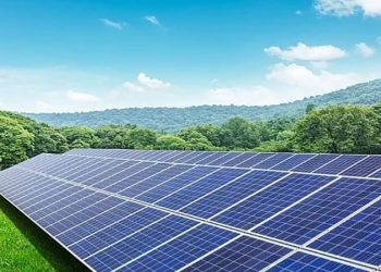 شركة أسيوط لتكرير البترول تطلق مشروع الطاقة الشمسية بقدرة 10 ميجاوات لتعزيز الاستدامة البيئية