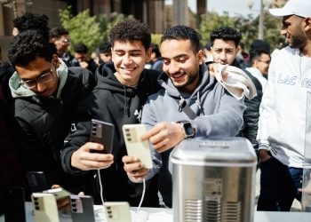 ريلمي تنظم عدة فعاليات لطلاب جامعتي القاهرة وعين شمس