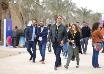 إطلاق النسخة الأولى من رايز آب للذكاء الاصطناعي