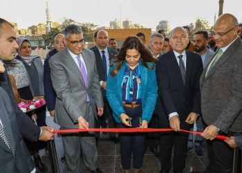وزيرة التنمية المحلية ومحافظ الجيزة يفتتحان مقر الديوان العام الجديد للمحافظة بحضور محافظي القاهرة والقليوبية