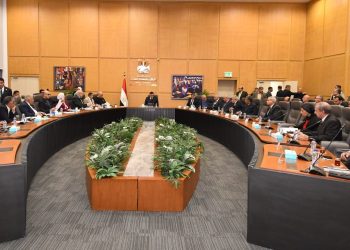 وزير الإسكان يعقد اجتماعه الدوري مع أعضاء مجلسي “النواب والشيوخ”