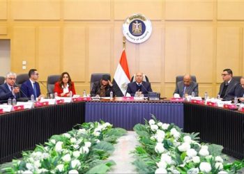 الوزير: تشكيل لجنة تضم ممثلي هيئة التنمية الصناعية ووزارة البيئة لمعاينة المدفن الصحي بالعاشر من رمضان ودراسة جدوى استغلاله