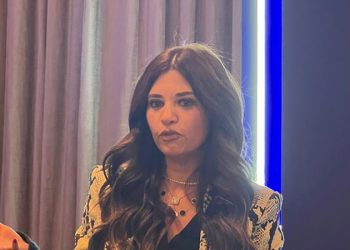 ميرنا عارف: ثورة الذكاء الاصطناعي تعيد تشكيل الاقتصاد وتخلق فرصًا جديدة