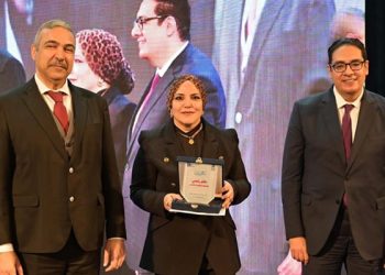 جامعة القاهرة تكرّم رواد أعمالها في أول قمة لريادة الاعمال و دعم الابتكار