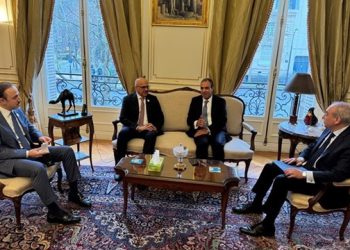 وزير الخارجية والهجرة يلتقى مع نظيره البحريني في باريس