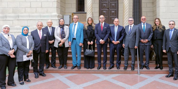 بنك مصر ومؤسسته يساهمان بنحو 445 مليون جنيه لدعم المدينة الطبية  بجامعة عين شمس