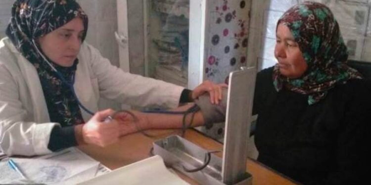 «الصحة» تطلق 25 قافلة طبية بمختلف المحافظات ضمن خطة التأمين الطبي لاحتفالات عيد الفطر المبارك