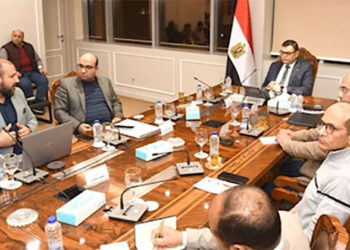 وزير الإسكان يتابع سير العمل بمشروع حدائق “تلال الفسطاط”