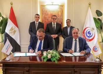 وزير الصحة يشهد توقيع مذكرة تفاهم مع شركة «سيمنز» لإنشاء أول مركز لتطوير وتحسين أجهزة الأشعة