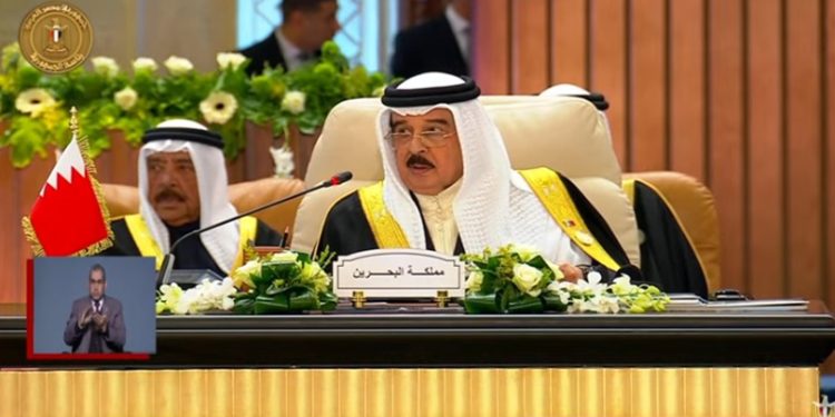 ملك البحرين يشيد بجهود السيسي ويدعو لدعم مبادرة مصر بشأن غزة