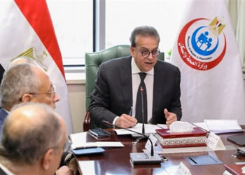 وزير الصحة يترأس اجتماعًا لبحث ودراسة فرص زيادة الاستثمارات العالمية في السوق المصري