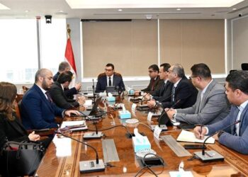 وزير الإسكان يستعرض مقترحًا للمخطط الاستراتيجي لتنمية منطقة غرب رأس الحكمة بالساحل الشمالي