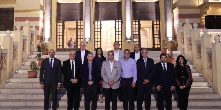 وزير الاتصالات: ترسيخ مكانة مصر كوجهة عالمية رائدة فى تقديم خدمات التعهيد