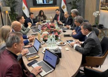 وزير السياحة يعقد عدد من اللقاءات مع مجموعة من كبار منظمي الرحلات ووكالات السياحة