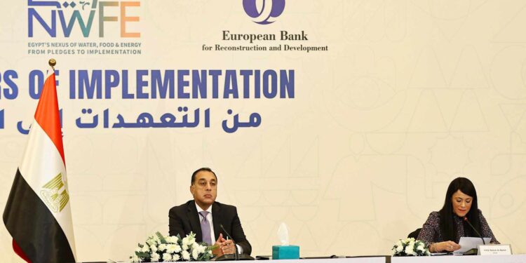 مدبولي يشارك في فعاليات إطلاق التخطيط تقرير المتابعة الثانى بشأن تنفيذ المنصة الوطنية لبرنامج “نُوَفِّي”