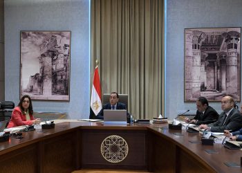 رئيس الوزراء يُتابع الموقف التنفيذي لمشروع امتداد محور الفريق كمال عامر