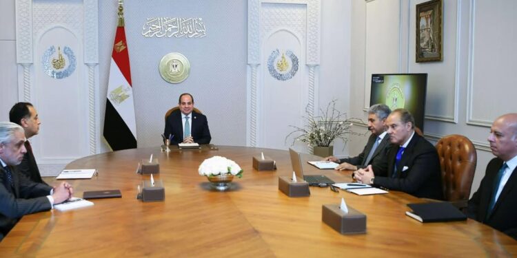 الرئيس السيسى يبحث مع رئيس الوزراء ووزير السياحة والمتحدة ترتيبات احتفالية المتحف الكبير