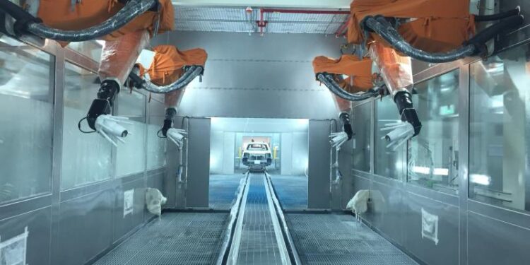 بدء الأعمال الإنشائية لخط دهان مصنع النصر للسيارات بالتعاون مع الفاتح للمشروعات