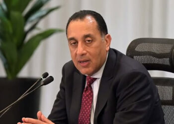 رئيس الوزراء يبدأ جولة تفقدية بمشروعات مدينة العلمين الجديدة