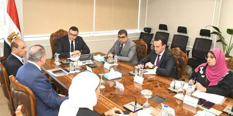 وزير الإسكان يلتقي رئيس صندوق التنمية الحضرية لمتابعة ملف تشغيل حديقة “تلال الفسطاط”