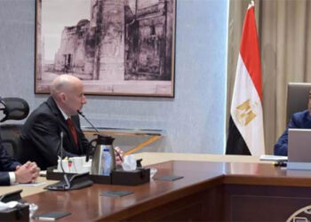 رئيس الوزراء يلتقي رئيس مجلس إدارة مجموعة “4iG” المجرية لمتابعة سبل التعاون المشتركة