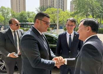 وزير الإسكان يلتقي نظيره الصيني في “بكين ” لبحث سبل التعاون المستقبلي