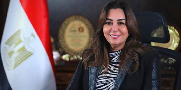 وزيرة التنمية المحلية تتلقي تقريراً حول متابعة الوضع بالمحافظات خللل أيام عيد الفطر