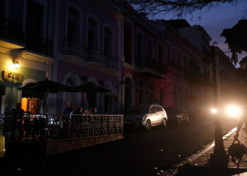 أوروبا تغرق في الظلام بسبب انقطاع الكهرباء