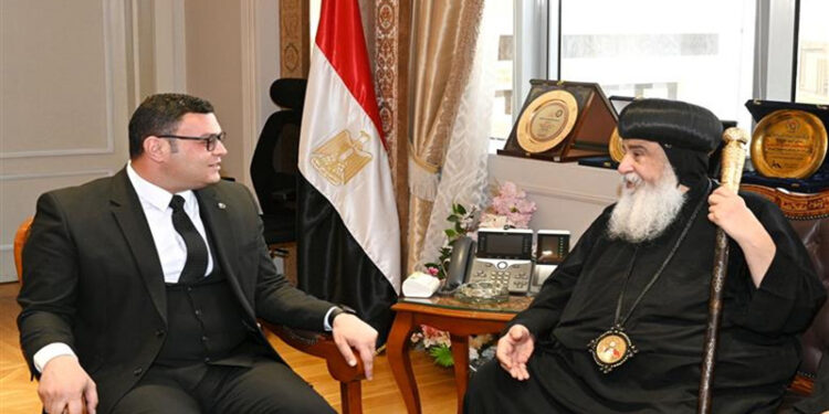 وزير الإسكان يستقبل ممثلي دير”الأنبا بولا” بالبحر الأحمر لمناقشة موقف أعمال المرافق بالدير