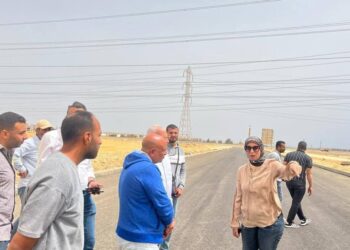 وزير الإسكان يتابع تقدم الأعمال بمشروعات المرحلة العاجلة بمدينة السويس الجديدة