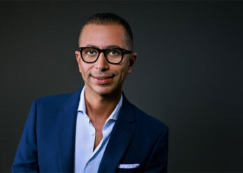 محمد عبد الله يحصد جائزة أفضل رئيس تنفيذي في قطاع الاتصالات لعام 2025