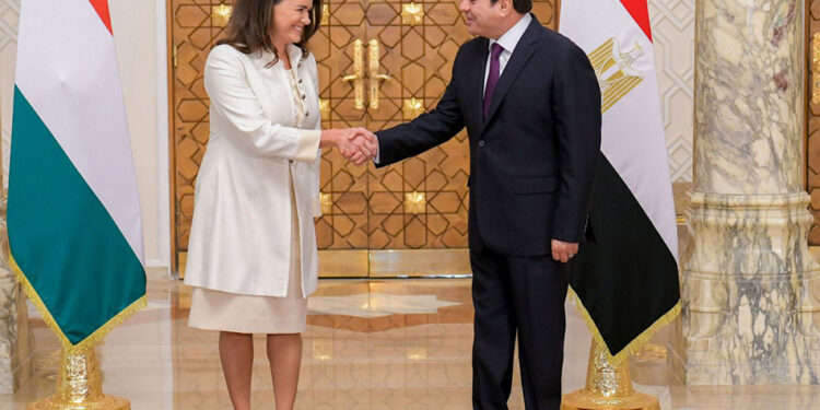 الرئيس السيسي يلتقي رئيس البرلمان المجرى