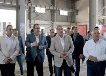 مدبولي يتفقد مجموعة مصانع شركة التوكل للصناعات الحديدية والجلفنة “توكل ستيل”