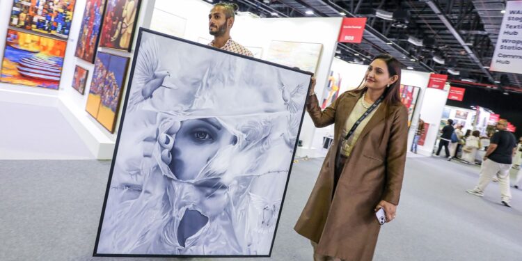 “فنون العالم دبي 2025” يُنظّم العديد من الأنشطة الممتعة في عطلة نهاية الأسبوع