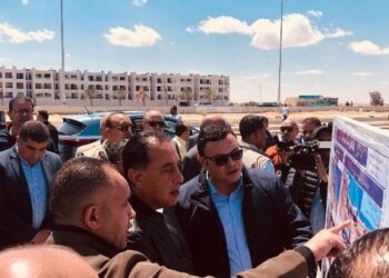 رئيس الوزراء يتفقد مشروع “مزارين” ونموذجا لفيلا سكنية بالعلمين