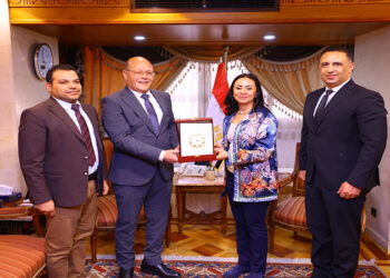 وزيرة التضامن الاجتماعي تلتقي رئيس جامعة سوهاج