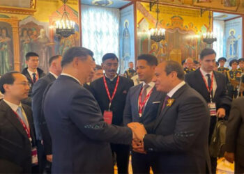 ترحيب كبير بين الرئيس السيسى ونظيره الصينى “جين بينج” فى موسكو