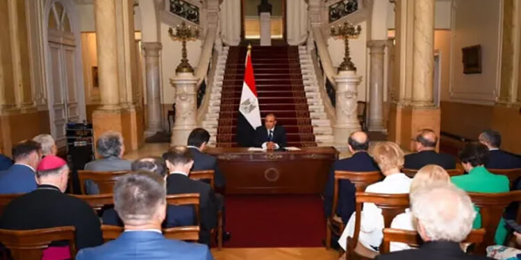وزير الخارجية والهجرة يلتقى بسفراء الدول الأوروبية المعتمدين فى القاهرة