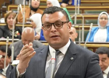 وزير الإسكان يتابع موقف تنفيذ المشروع السكني “ديارنا” المطروح للحجز حاليا بحدائق العاصمة