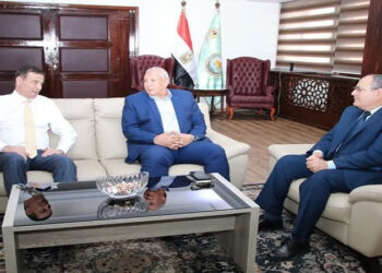 وزير الزراعة يبحث مع محافظ الوادي الجديد ملفات التعاون المشترك