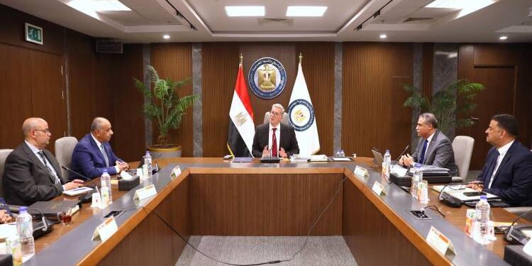 وزير البترول: تصنيع الفوسفات محليًا بدلًا من تصديره خامًا لتعظيم القيمة المضافة