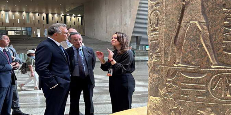 المتحف المصري الكبير يستقبل كبير مستشاري الرئيس الأمريكي للشؤون العربية والشرق الأوسط