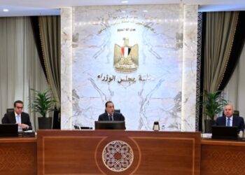 رئيس الوزراء يُكلف الوزراء المعنيين بتنفيذ توجيهات الرئيس خلال احتفالية عيد العمال