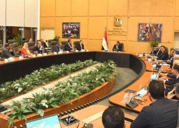 وزير الإسكان يتابع مشروعات المبادرة الرئاسية “حياة كريمة” بمحافظات الأقصر والفيوم وكفر الشيخ