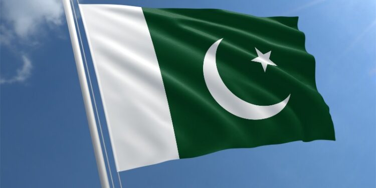 باكستان تواجه أزمة صحية حادة بسبب التدخين وتدرس تنظيم البدائل منخفضة المخاطر