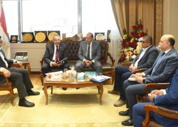 وزير الاسكان ومحافظ جنوب سيناء يتابعان المشروعات المشتركة بالمحافظة