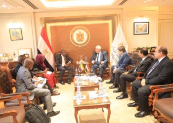 وزير التعليم العالي يستقبل وزير خارجية القمر المتحدة لبحث تعزيز العلاقات الأكاديمية والبحثية بين الجانبين