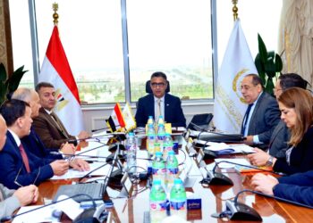 وزير التموين يجتمع برئيسي شركتي “النيل” و”الإسكندرية” للمجمعات الاستهلاكية